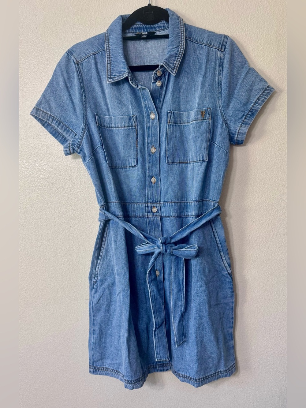 Frye Light Wash Denim Belted Button Front Shirt Dress Size Medium - Picture 2 of 6